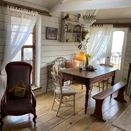 The Kiddly - Central, Old Town, Lively, Dog Friendly, Parking. Apartment