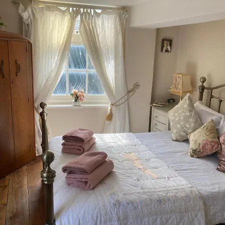 The Kiddly - Central, Old Town, Lively, Dog Friendly, Parking. Apartment